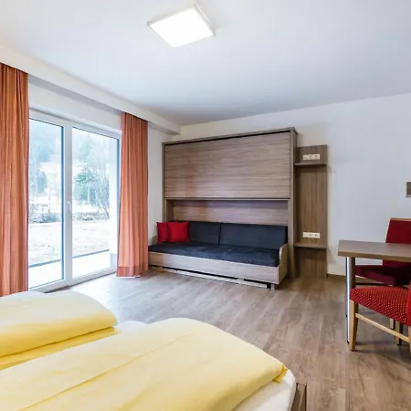 Apartment In Near Lift *